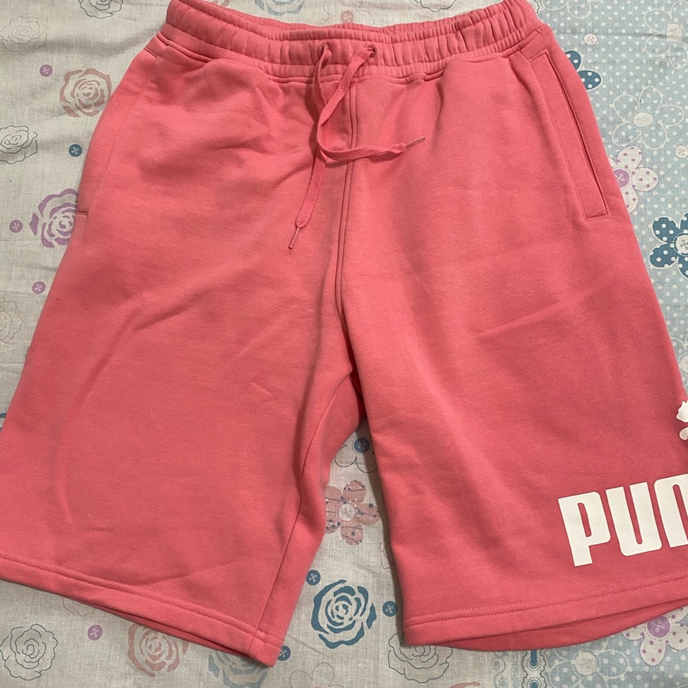 Puma running shorts. Us S